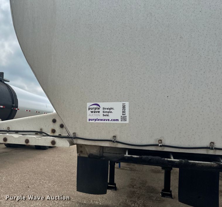 image for item EB2861 1998 Beall BIAST-75-I-SB tank trailer