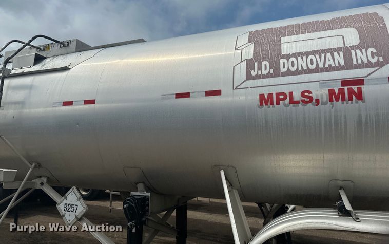 image for item EB2861 1998 Beall BIAST-75-I-SB tank trailer