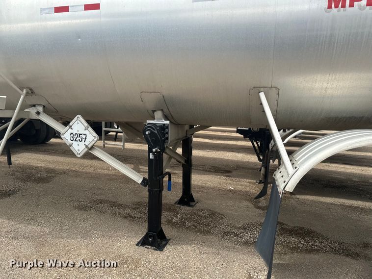 image for item EB2861 1998 Beall BIAST-75-I-SB tank trailer