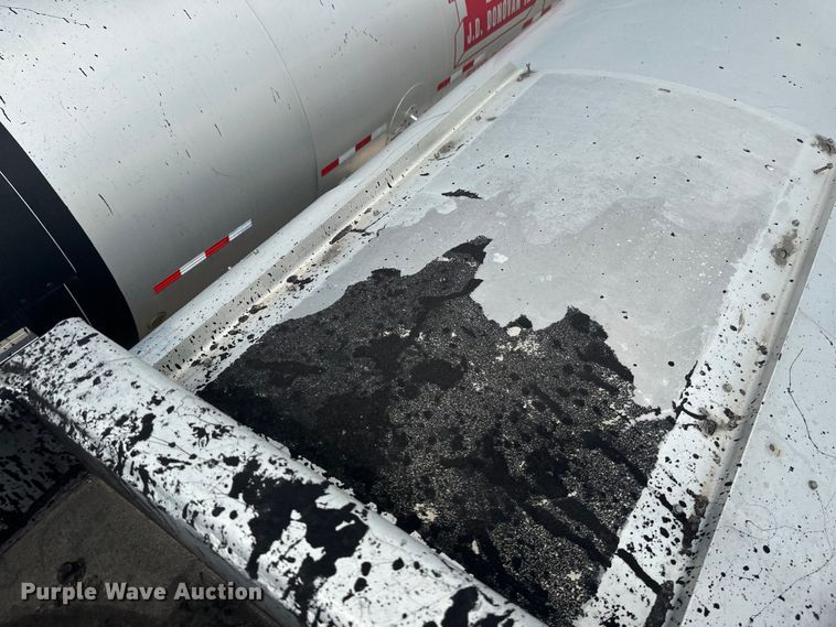 image for item EB2861 1998 Beall BIAST-75-I-SB tank trailer