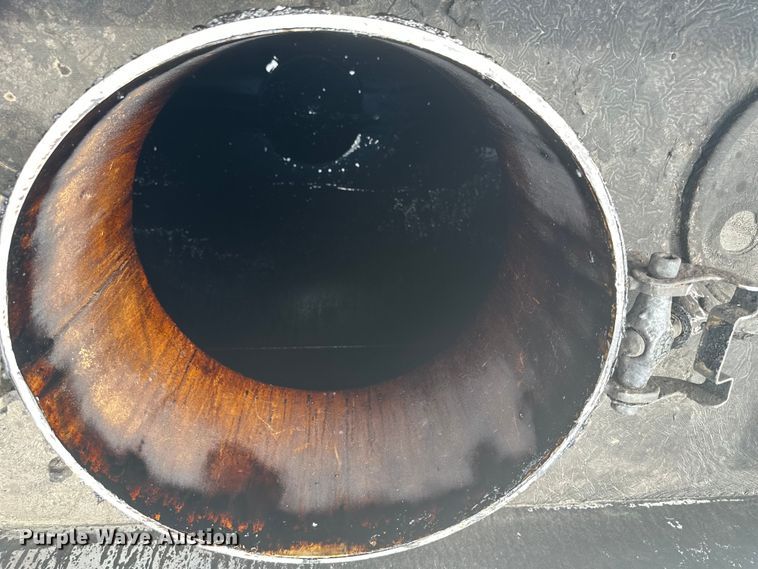 image for item EB2861 1998 Beall BIAST-75-I-SB tank trailer