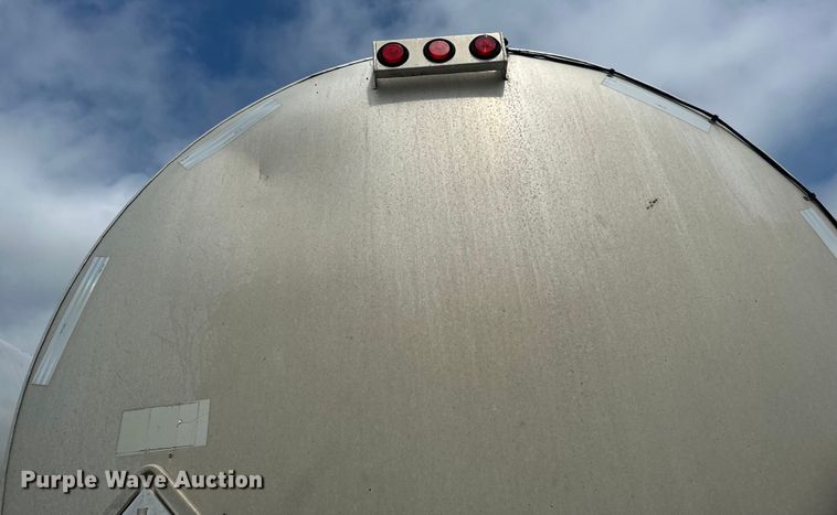 image for item EB2861 1998 Beall BIAST-75-I-SB tank trailer