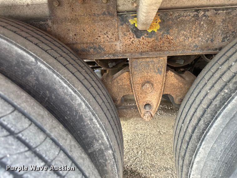 image for item EB2861 1998 Beall BIAST-75-I-SB tank trailer