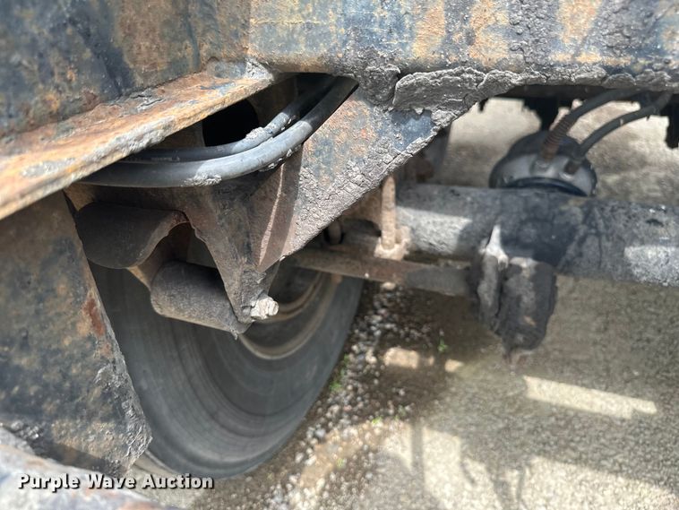 image for item EB2861 1998 Beall BIAST-75-I-SB tank trailer