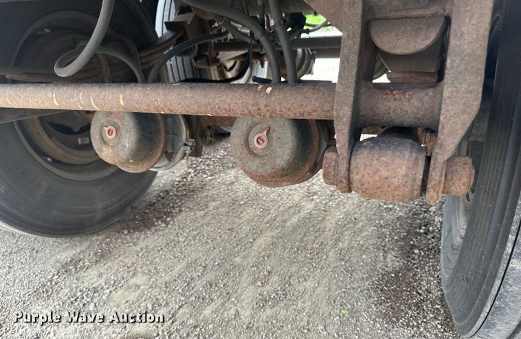 image for item EB2861 1998 Beall BIAST-75-I-SB tank trailer