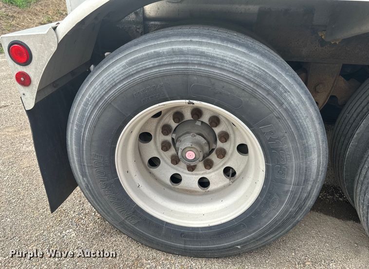 image for item EB2861 1998 Beall BIAST-75-I-SB tank trailer