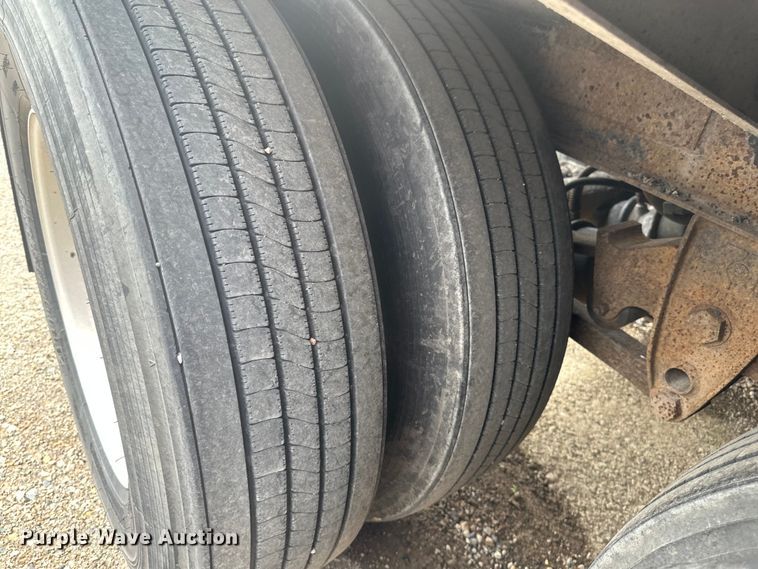 image for item EB2861 1998 Beall BIAST-75-I-SB tank trailer