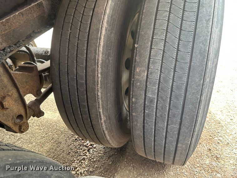 image for item EB2861 1998 Beall BIAST-75-I-SB tank trailer