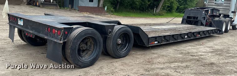 image for item EB2863 2001 Witzco Challenger RG-40 lowboy equipment trailer