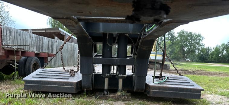 image for item EB2863 2001 Witzco Challenger RG-40 lowboy equipment trailer