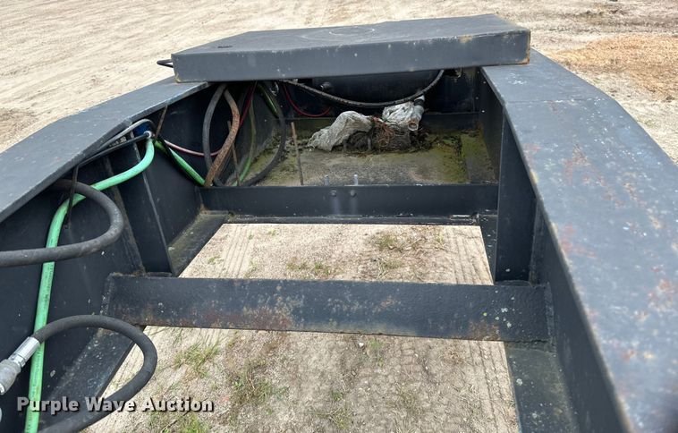 image for item EB2863 2001 Witzco Challenger RG-40 lowboy equipment trailer