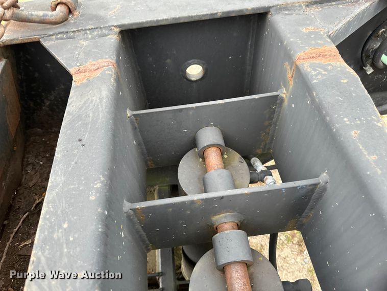 image for item EB2863 2001 Witzco Challenger RG-40 lowboy equipment trailer