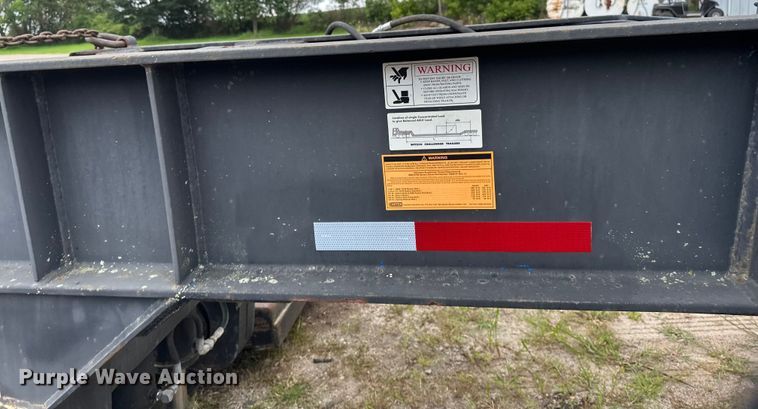 image for item EB2863 2001 Witzco Challenger RG-40 lowboy equipment trailer