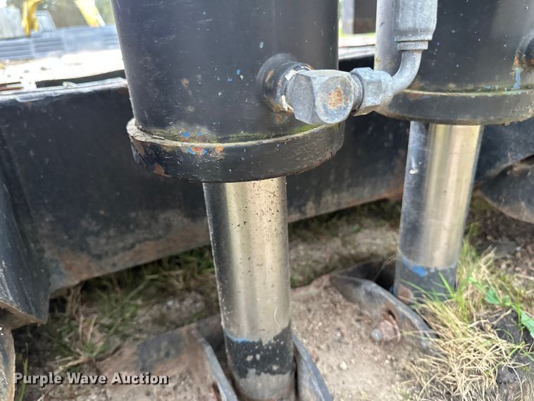 image for item EB2863 2001 Witzco Challenger RG-40 lowboy equipment trailer