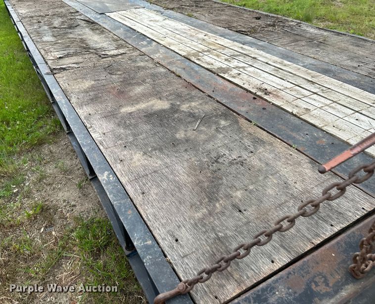 image for item EB2863 2001 Witzco Challenger RG-40 lowboy equipment trailer