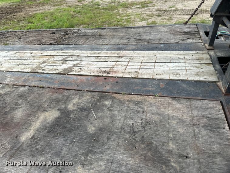 image for item EB2863 2001 Witzco Challenger RG-40 lowboy equipment trailer