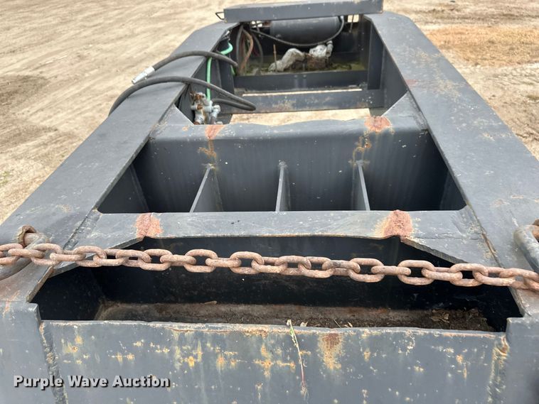 image for item EB2863 2001 Witzco Challenger RG-40 lowboy equipment trailer