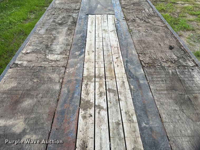 image for item EB2863 2001 Witzco Challenger RG-40 lowboy equipment trailer