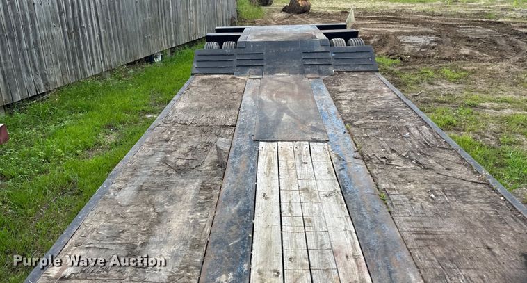 image for item EB2863 2001 Witzco Challenger RG-40 lowboy equipment trailer