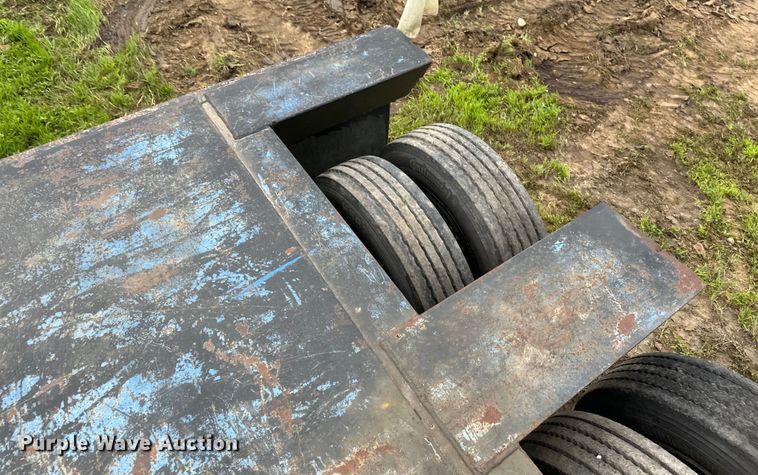 image for item EB2863 2001 Witzco Challenger RG-40 lowboy equipment trailer