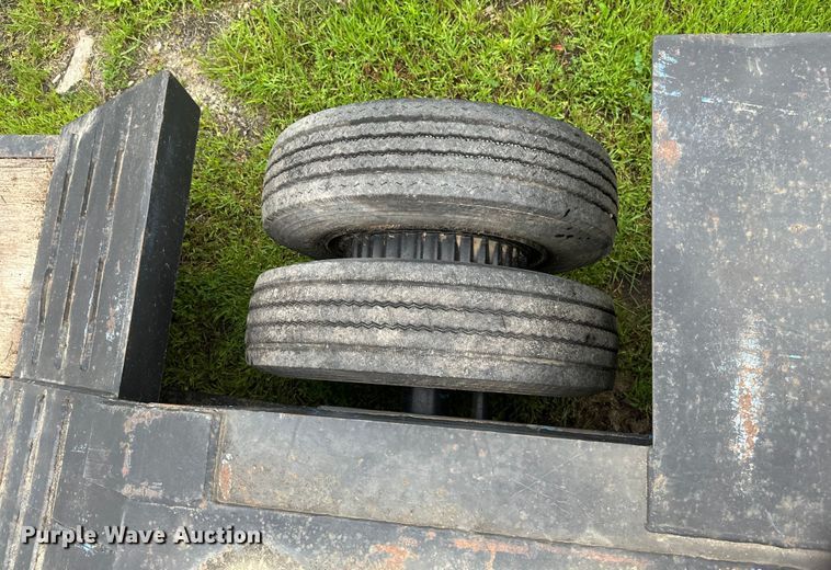 image for item EB2863 2001 Witzco Challenger RG-40 lowboy equipment trailer