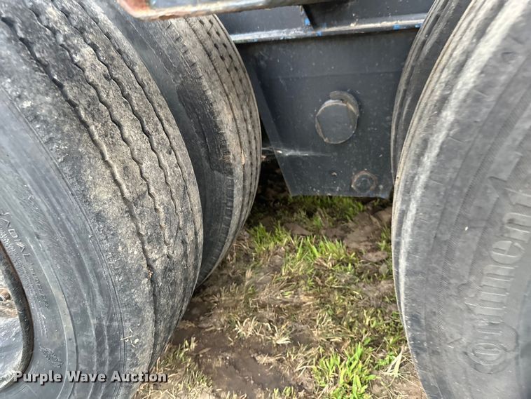 image for item EB2863 2001 Witzco Challenger RG-40 lowboy equipment trailer