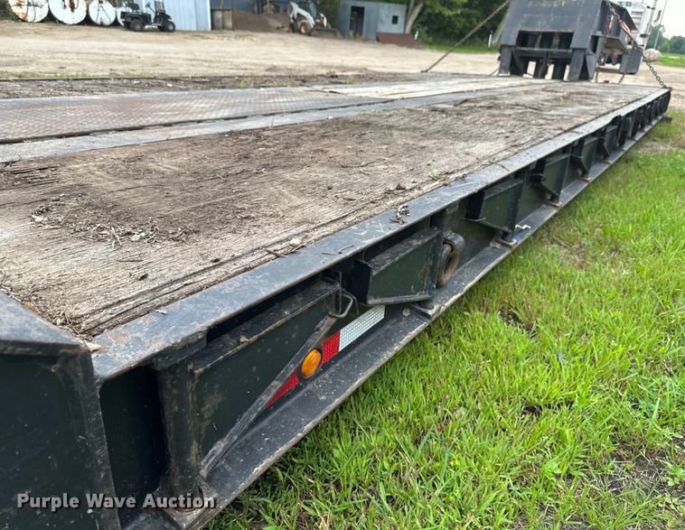 image for item EB2863 2001 Witzco Challenger RG-40 lowboy equipment trailer