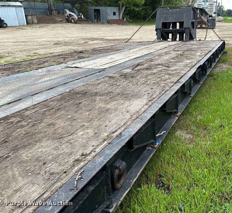 image for item EB2863 2001 Witzco Challenger RG-40 lowboy equipment trailer