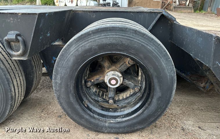 image for item EB2863 2001 Witzco Challenger RG-40 lowboy equipment trailer