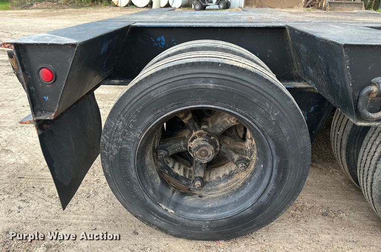 image for item EB2863 2001 Witzco Challenger RG-40 lowboy equipment trailer