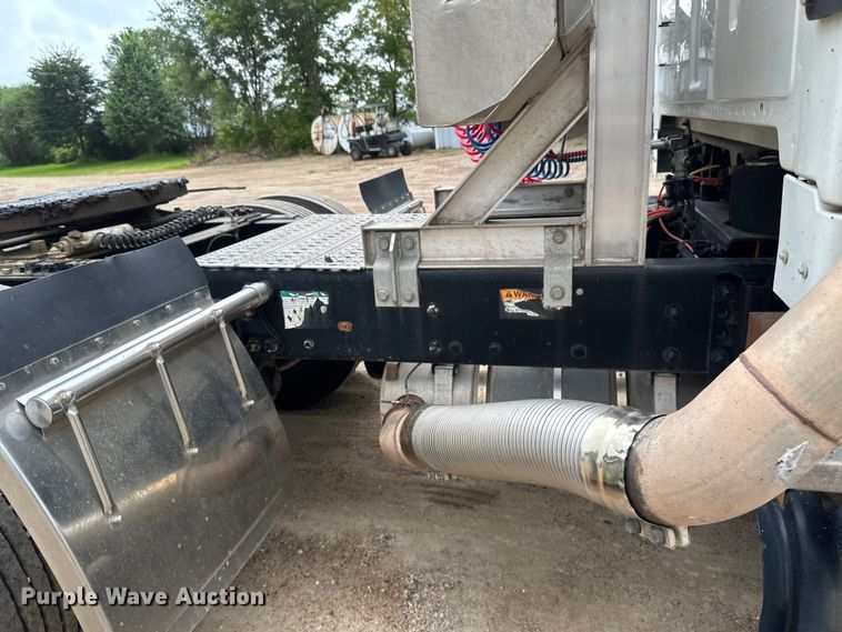 image for item EB2864 2008 Sterling LT semi truck