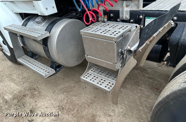 image for item EB2864 2008 Sterling LT semi truck