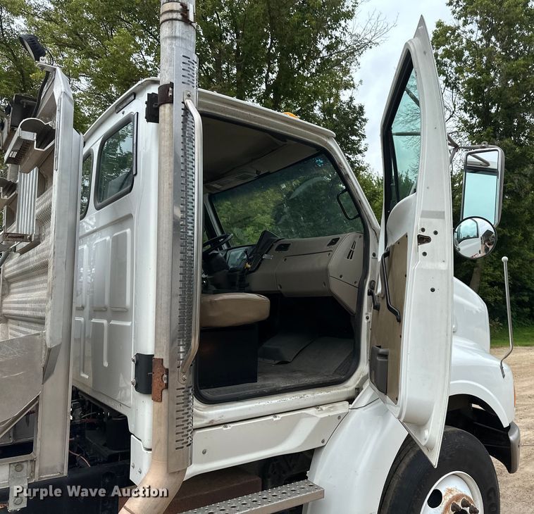 image for item EB2864 2008 Sterling LT semi truck