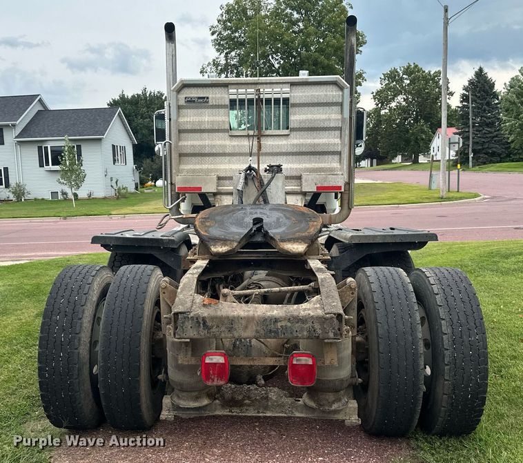 image for item EB2973 2012 Mack CHU613 semi truck