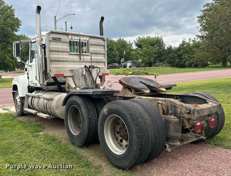 image for item EB2973 2012 Mack CHU613 semi truck