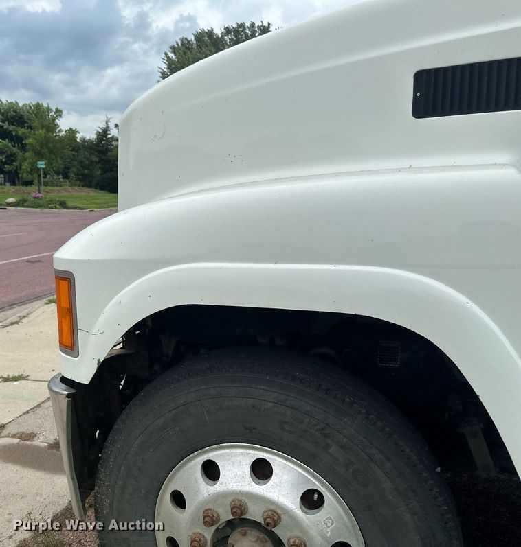 image for item EB2973 2012 Mack CHU613 semi truck