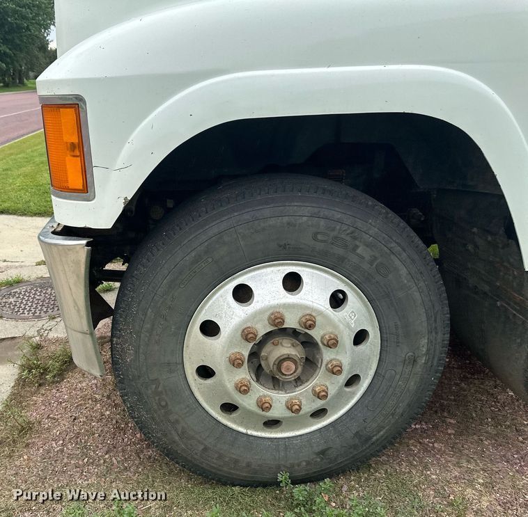 image for item EB2973 2012 Mack CHU613 semi truck