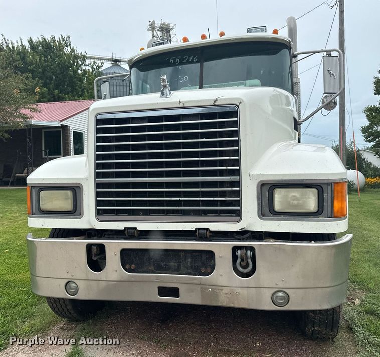 image for item EB2973 2012 Mack CHU613 semi truck