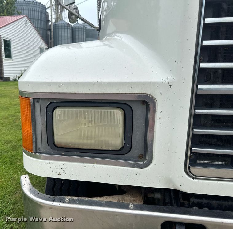 image for item EB2973 2012 Mack CHU613 semi truck