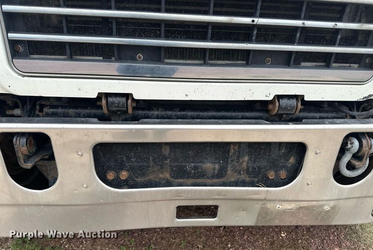 image for item EB2973 2012 Mack CHU613 semi truck