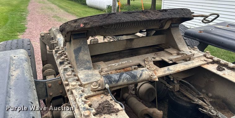 image for item EB2973 2012 Mack CHU613 semi truck