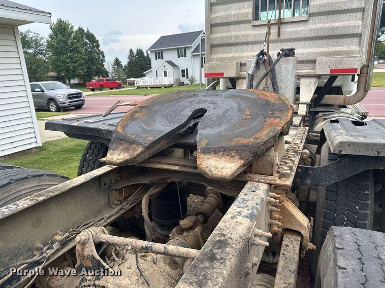 image for item EB2973 2012 Mack CHU613 semi truck