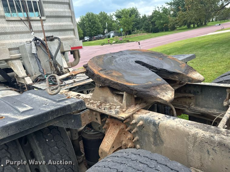 image for item EB2973 2012 Mack CHU613 semi truck