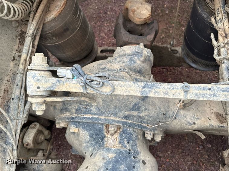 image for item EB2973 2012 Mack CHU613 semi truck