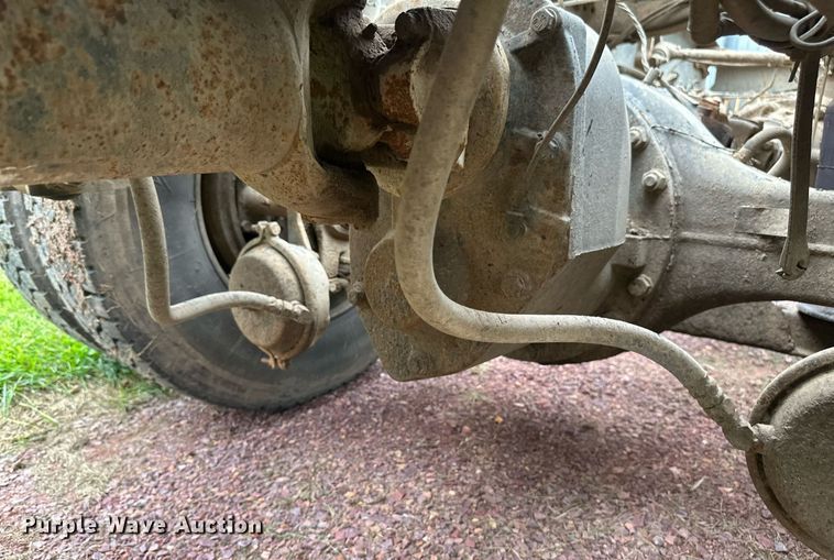 image for item EB2973 2012 Mack CHU613 semi truck