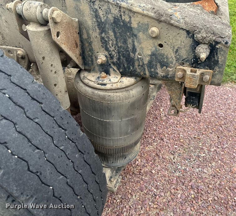 image for item EB2973 2012 Mack CHU613 semi truck