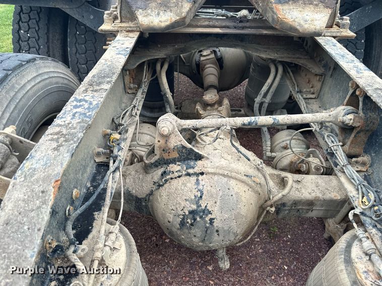 image for item EB2973 2012 Mack CHU613 semi truck