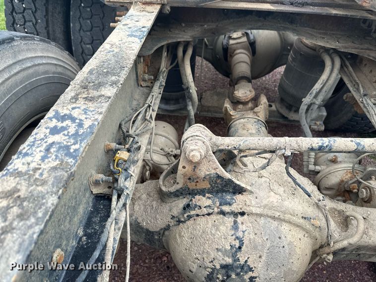 image for item EB2973 2012 Mack CHU613 semi truck