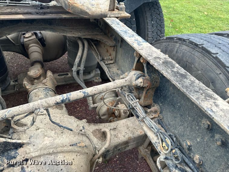 image for item EB2973 2012 Mack CHU613 semi truck