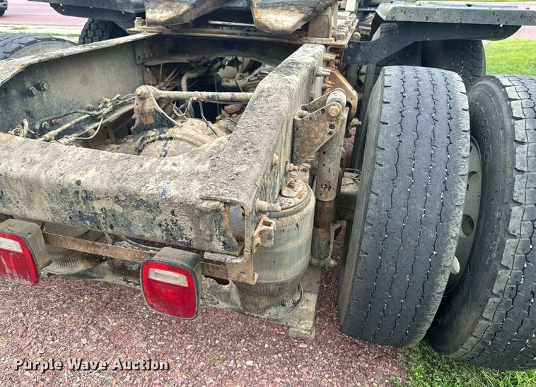 image for item EB2973 2012 Mack CHU613 semi truck